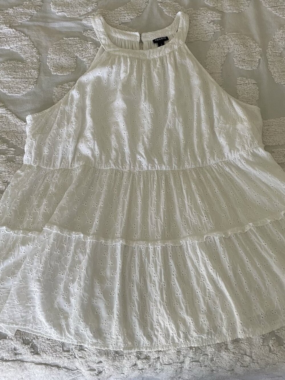 Torrid Size 3 White Sleeveless Babydoll Eyelet Top Halter Style Tiered Boho Prep